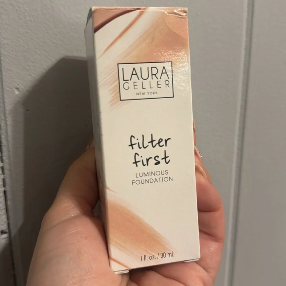 Laura Geller Filter First Luminous Foundation in Chestnut Lightweight New in Box